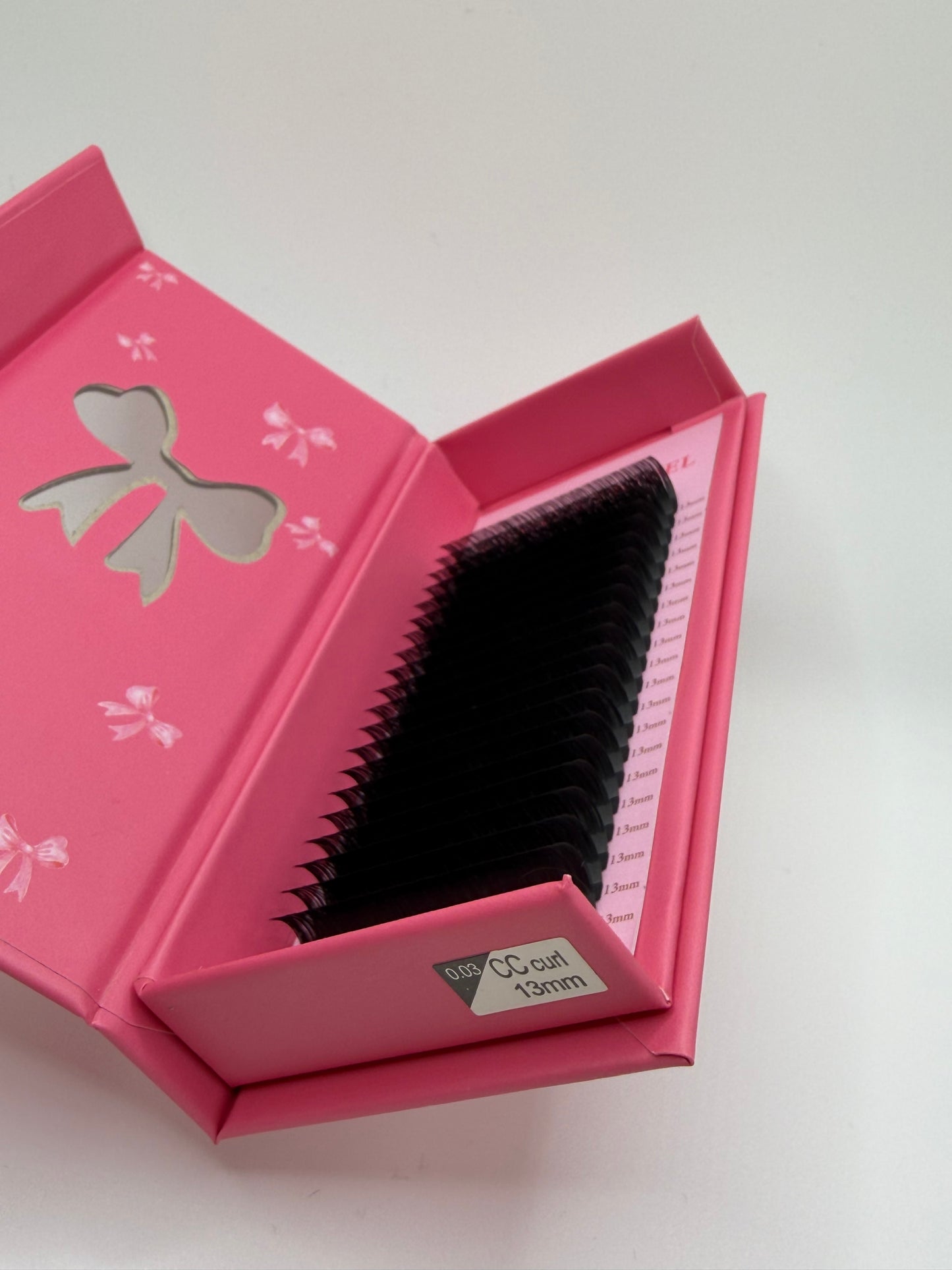 Dark Cashmere Volume & Mega Volume Single Lash Trays (.3/.5 CC) – 20 Rows in 12mm & 13mm